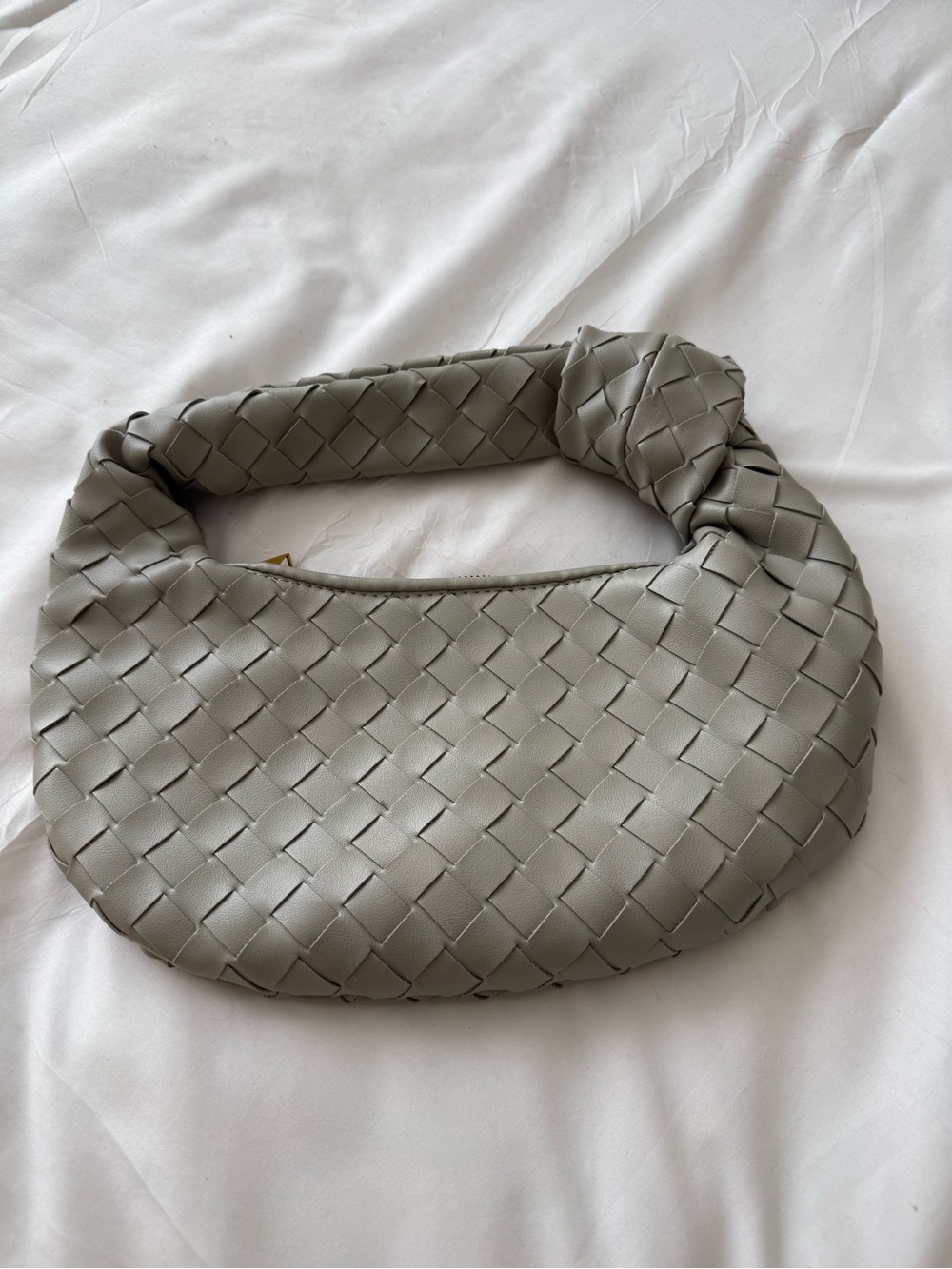 Woven Shoulder Bag in Light Gray
